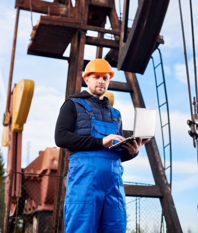 Baker Hughes: число нефтегазовых буровых установок в мире в марте 2022 г. снизилось впервые за 11 мес.